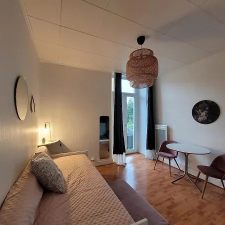 Apartment Charmant Studio